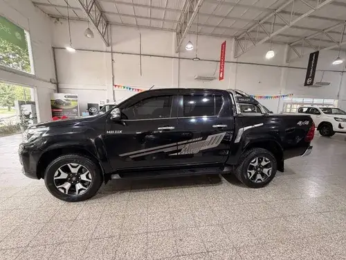 Toyota Hilux 2.8 Dc 4x4 Tdi Srx At L20 2020