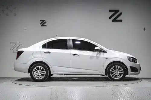 Chevrolet Sonic 1.6 4 PTAS LTZ 2014