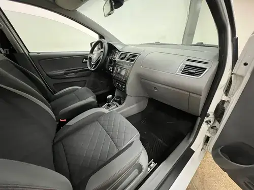 Volkswagen Suran 1.6 Imotion Highline 2015