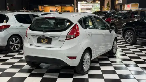 Ford Fiesta Kinetic 1.6 Titanium Powershift 120cv 2017