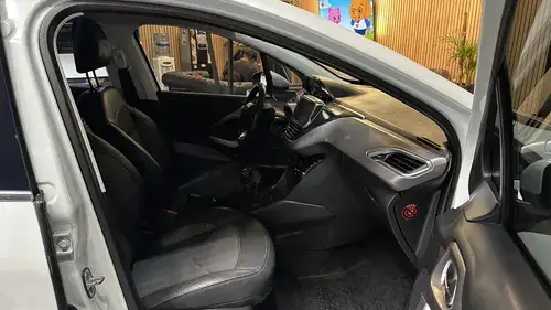 Peugeot 208 1.6 Feline 2017