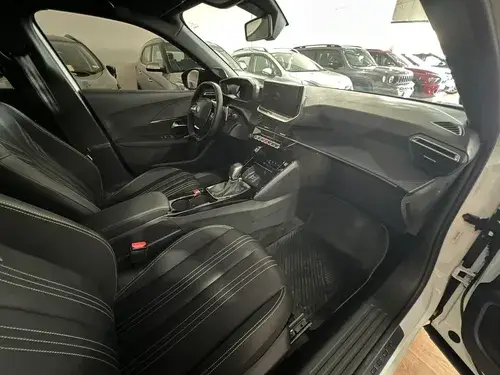 Peugeot 2008 1.0T Gt 2025