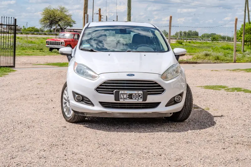 Ford Fiesta Titanium At. 2014