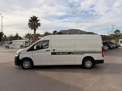 Toyota Hiace 2.8 Furgon L2h2 2023