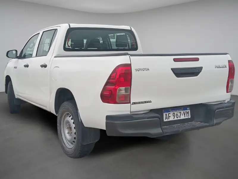 Toyota Hilux 4X4 DC DX 2.4 6MT 2023