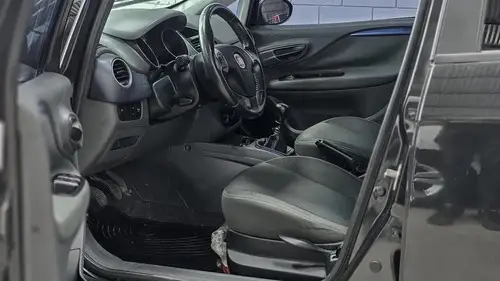 Fiat Punto 1.4 Attractive Pack Top Uconnect 2016
