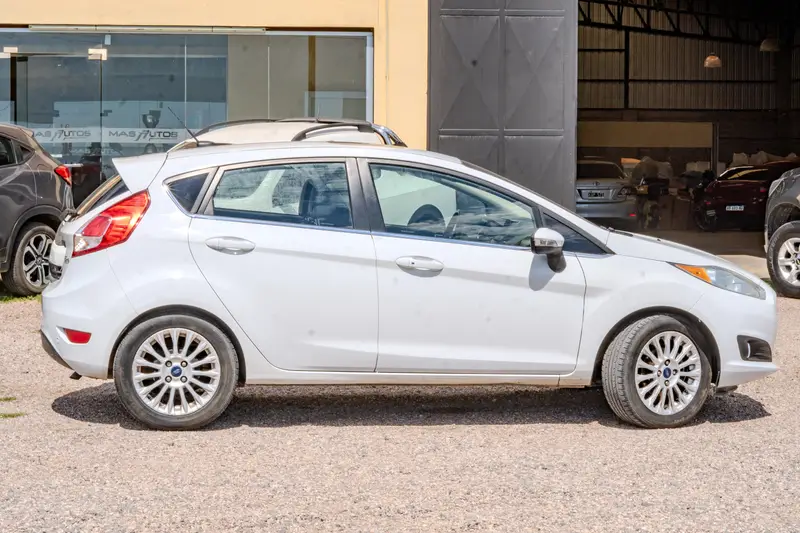 Ford Fiesta Titanium At. 2014
