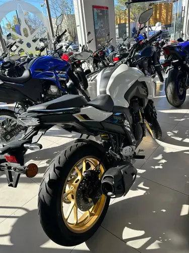 FZ25 Street 2026