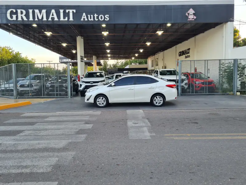 Toyota YARIS XLS 2019