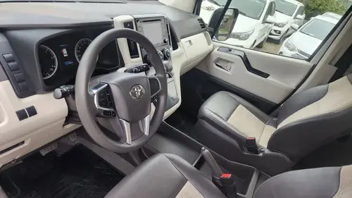 Toyota Hiace 2.8 Tdi Commuter 6at 14a 2022