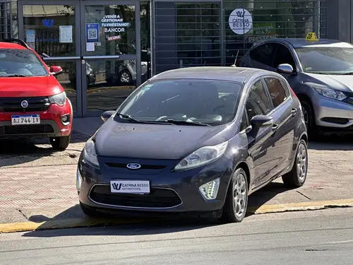 Ford Fiesta Kinetic 1.6 Design 120cv Titanium 2012