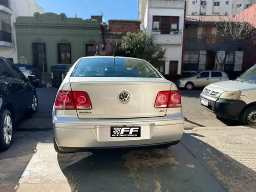 Volkswagen Bora 1.8 Highline T Tiptronic Cuero 2011