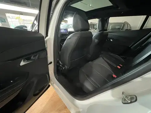 Peugeot 2008 1.0T Gt 2025