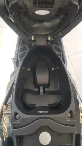 Ray Zr 125 Scooters 2024