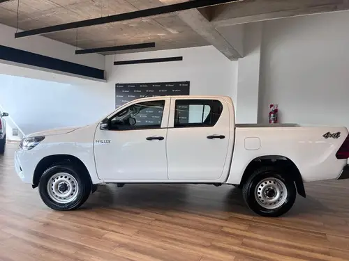 Toyota Hilux Pick-Up 2.4 Cd Dx 150Cv 4X4 At 2026