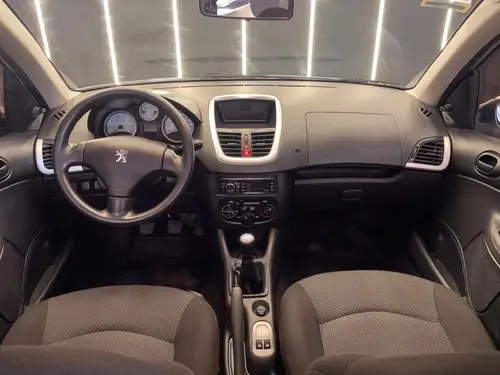 Peugeot 207 1.4 HDI 5 P XS/ALLURE 2015
