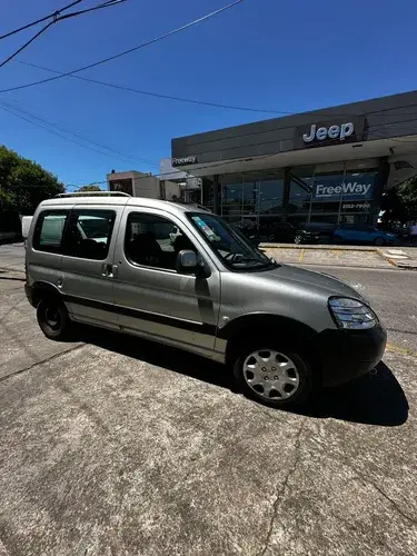 Peugeot Partner 1.4 Furgon Confort Airbag 2011