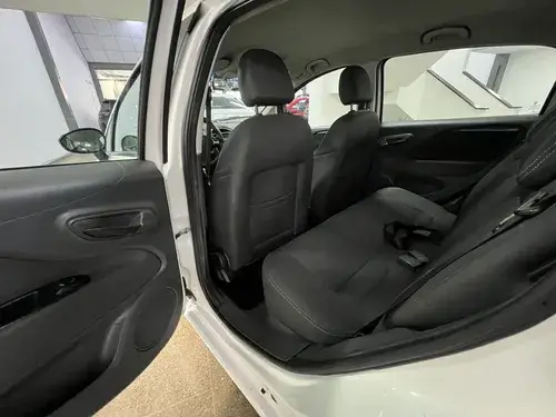 Fiat Punto 1.4 Attractive Pack Top Uconnect 2016