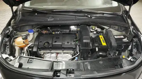 Peugeot 2008 1.6 Feline 2022