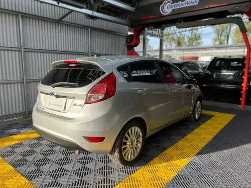 Ford Fiesta Kinetic 1.6 Titanium Powershift 120cv 2015