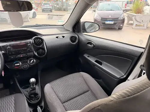 Toyota Etios 1.5 X 5p 2021
