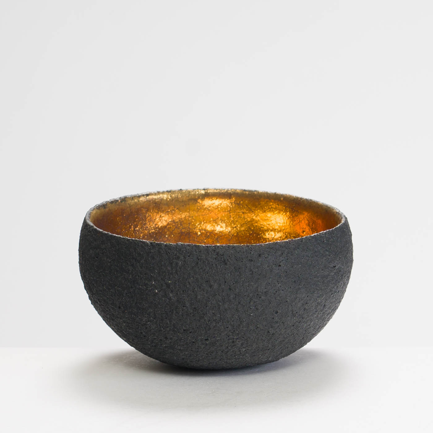 SF209Y959 Black/Gold Bowl Medium