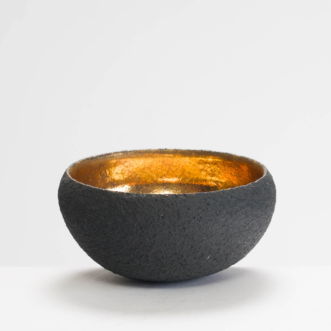 SF209Y954 Black/Gold Bowl Medium