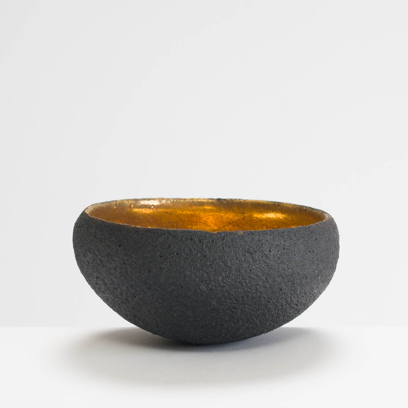 SF209Y955 Black/Gold Bowl Medium