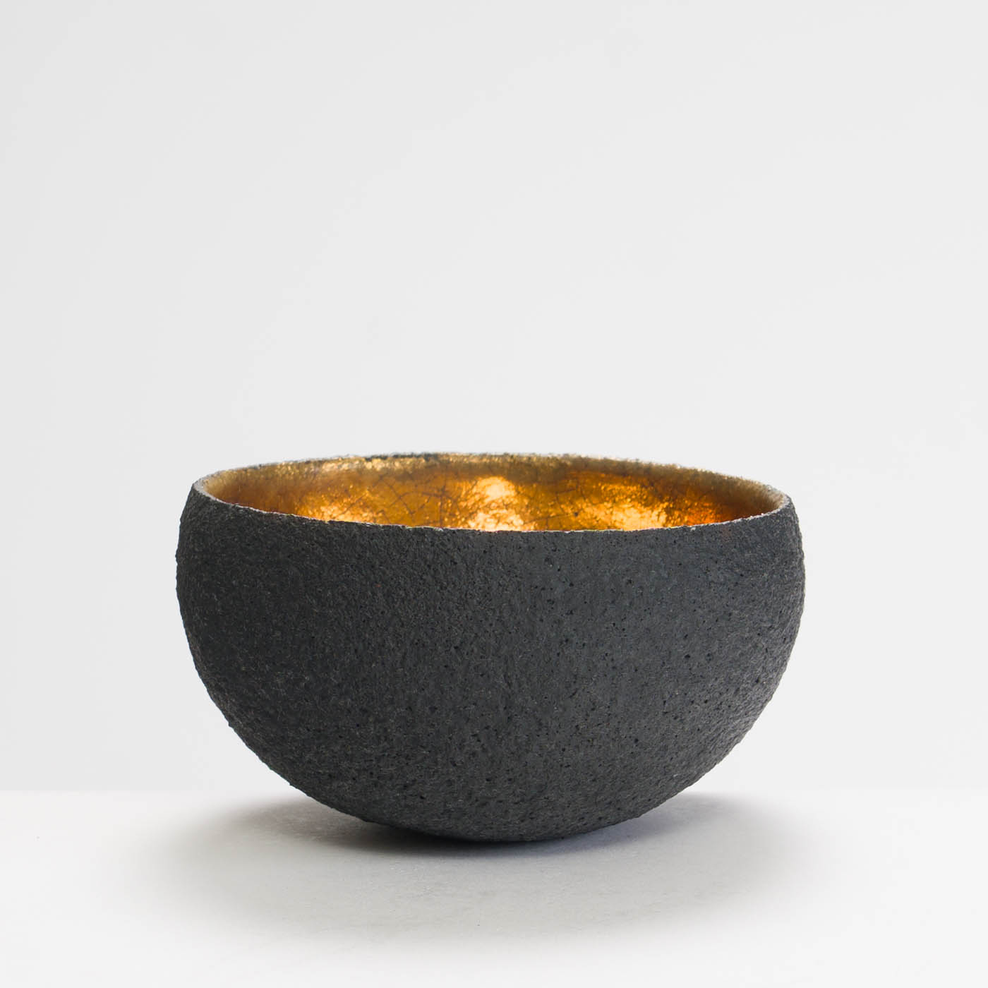 SF209Y959 Black/Gold Bowl Medium