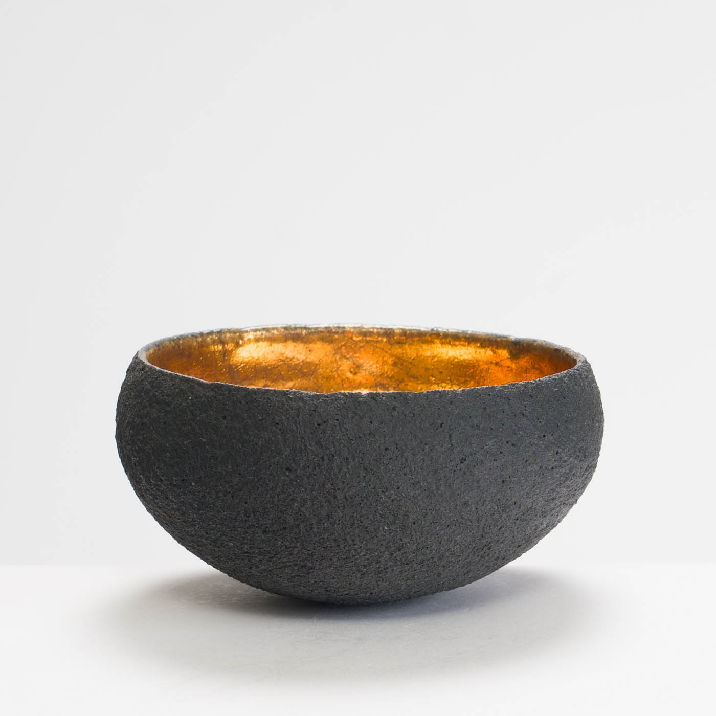 SF209Y957 Black/Gold Bowl Medium