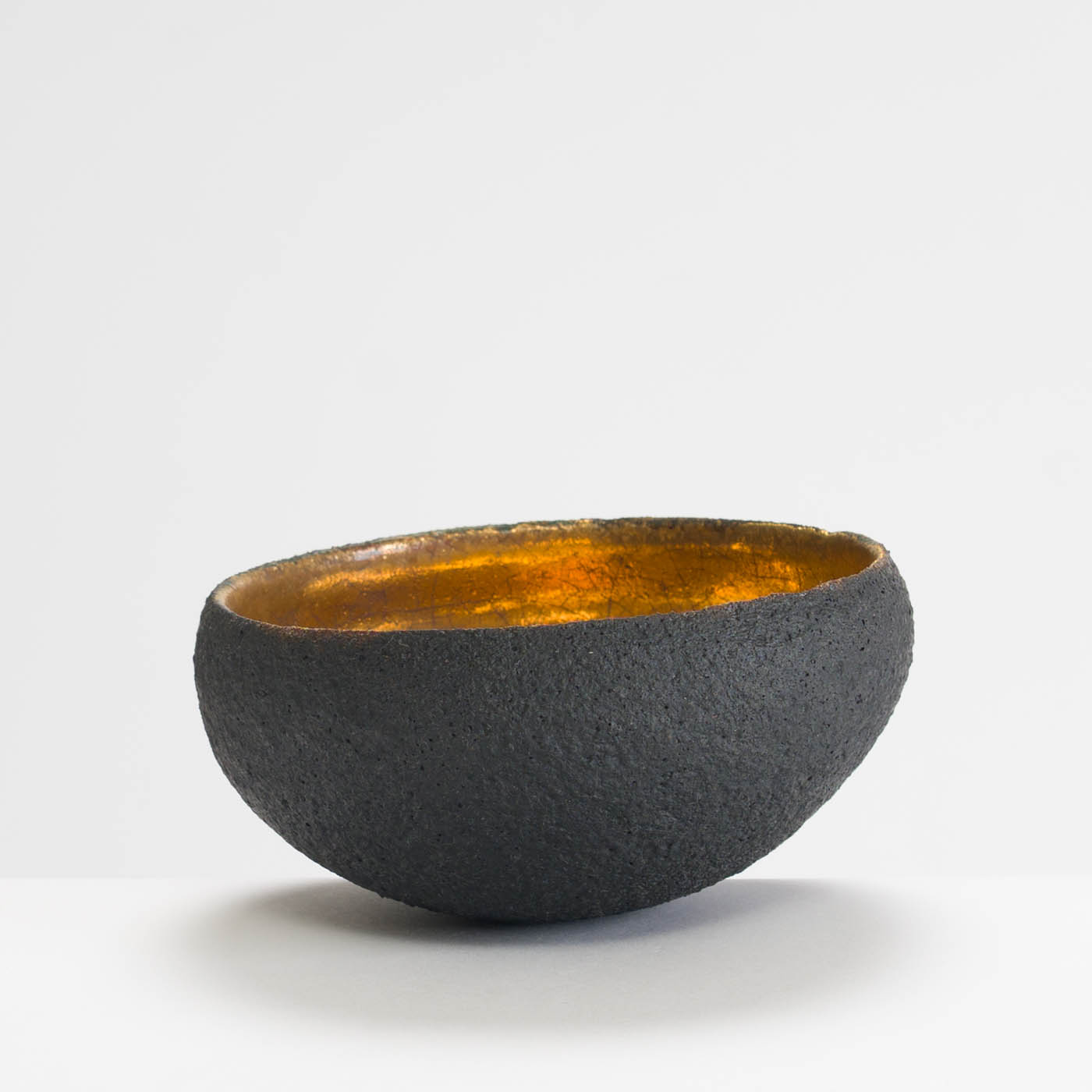 SF209Y955 Black/Gold Bowl Medium