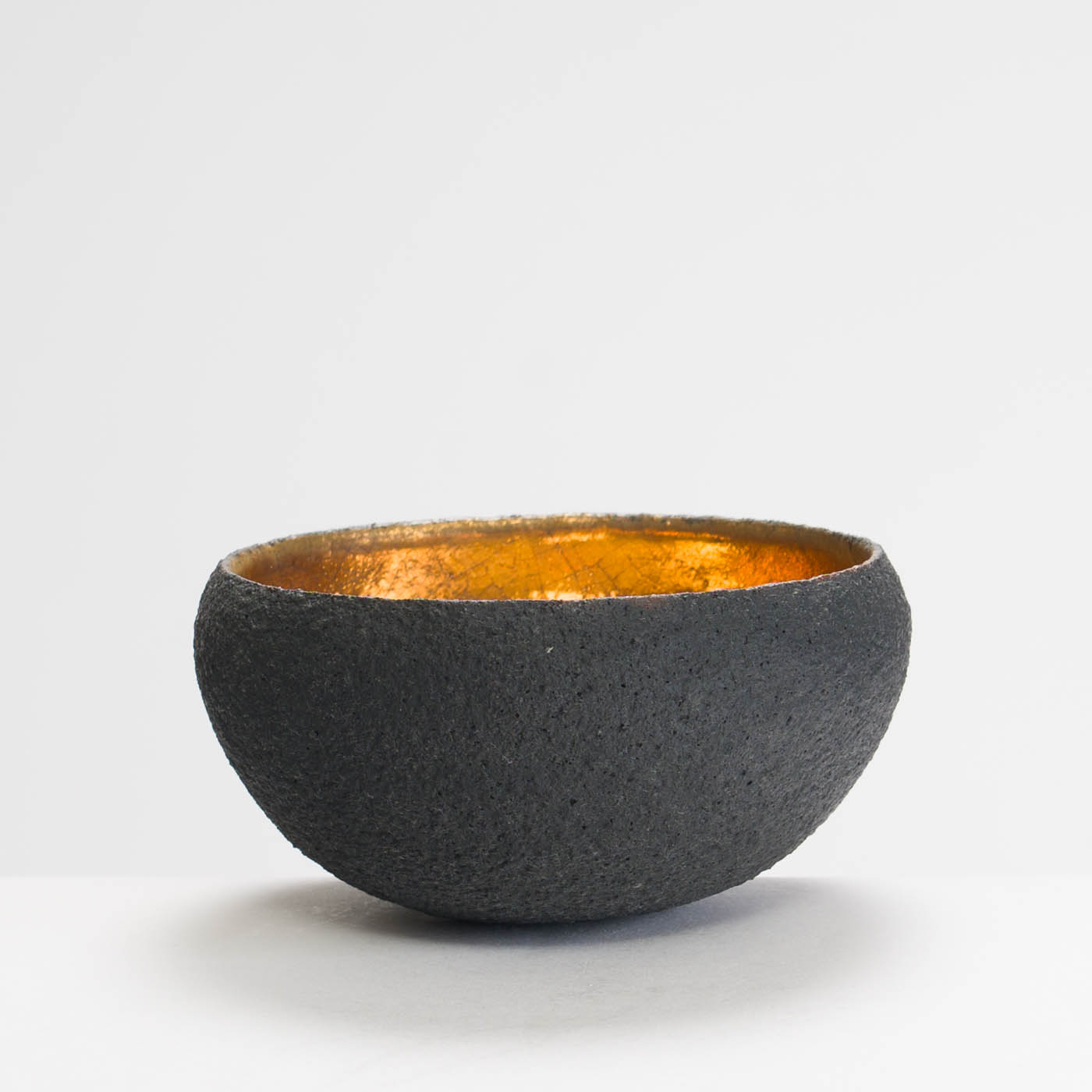 SF209Y954 Black/Gold Bowl Medium