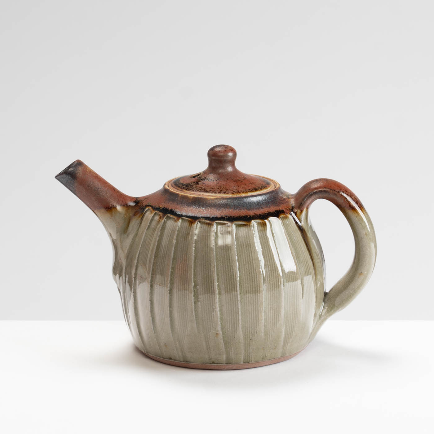 JJ4X970 Fluted Teapot