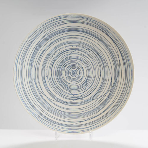 AT488Y536 Large Shallow Bowl Blue Lines