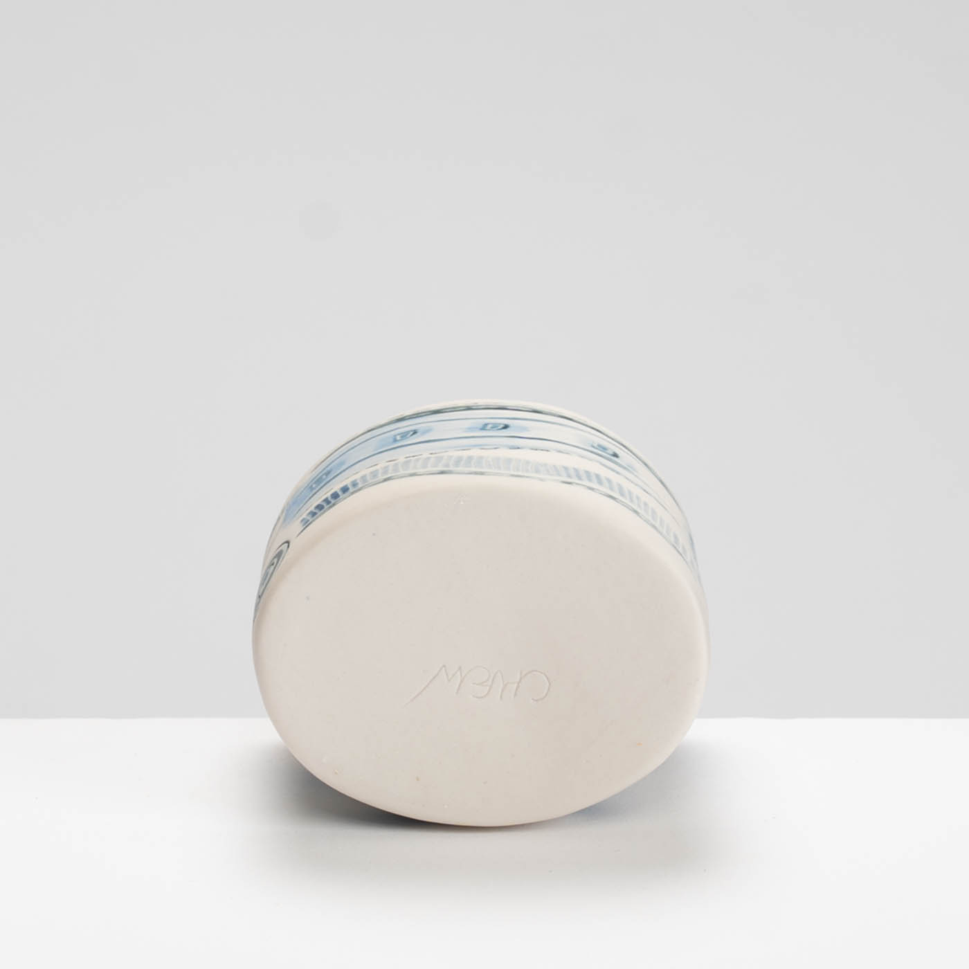 LC142Y357 Oval Vessel with Stitches