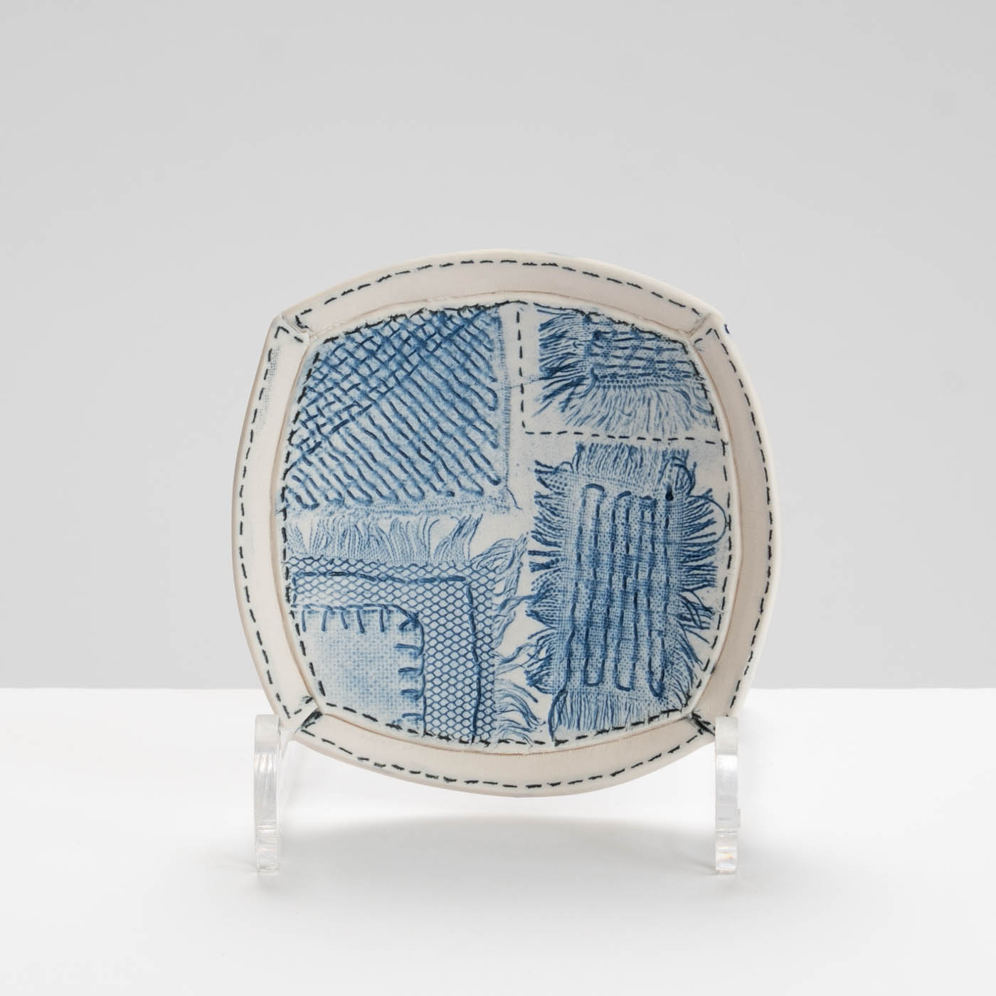 LC142Y358 Small Textured Dish