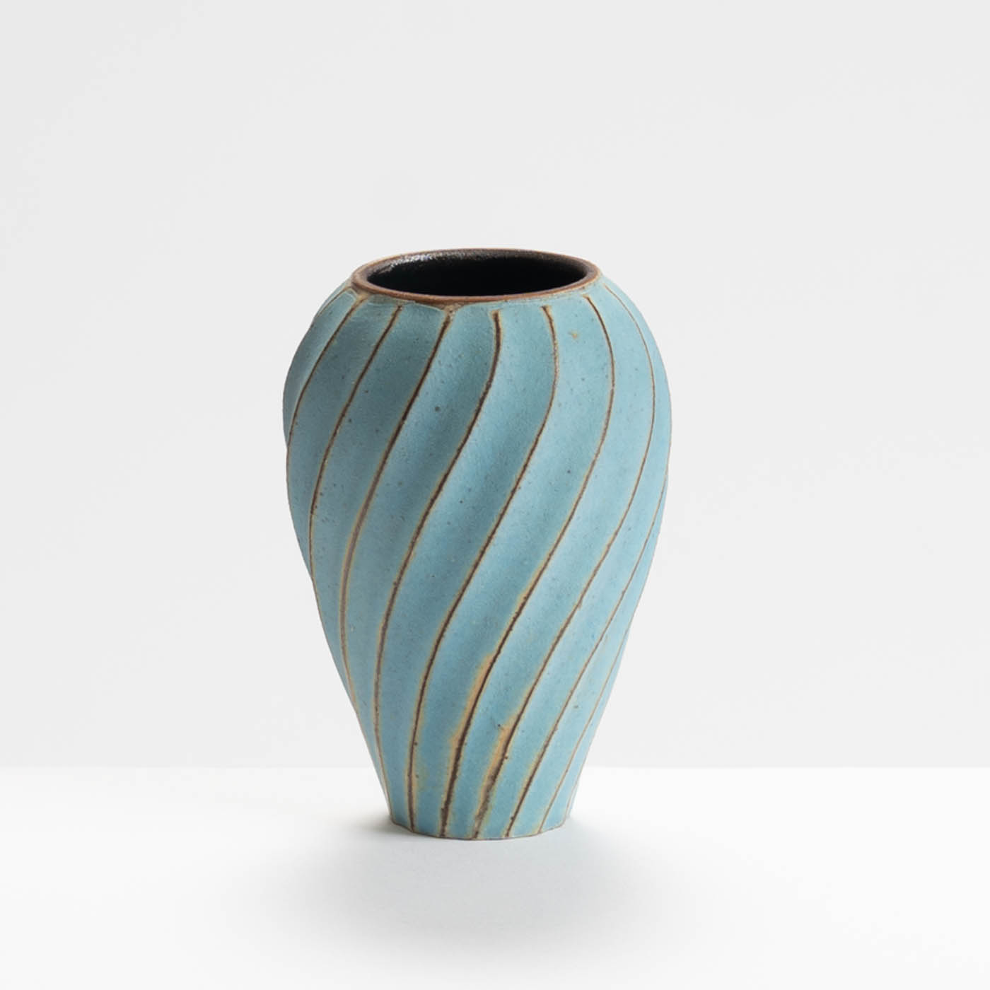 EM183Y952 Mini Twist Faceted Vase