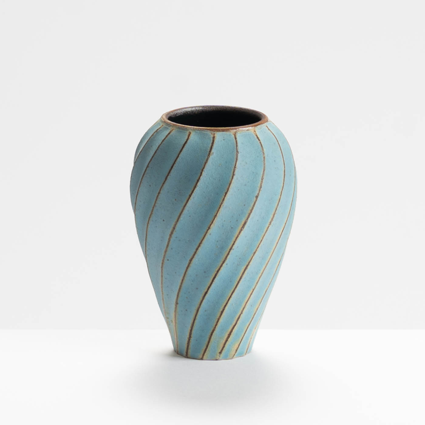 EM183Y952 Mini Twist Faceted Vase