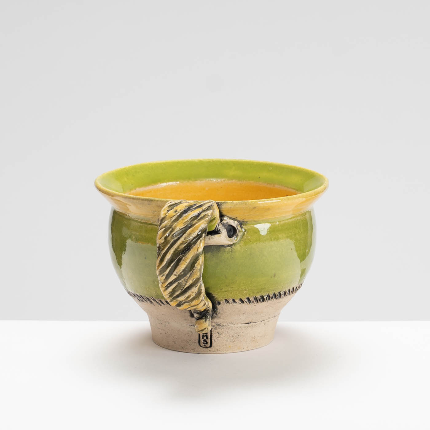 LMS469Y86 Chunky Lipped Mug