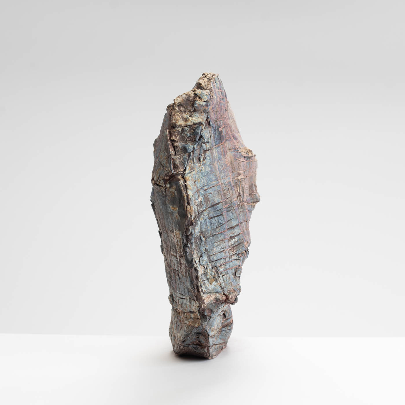 LB556Y133 Enclosed Rock Form