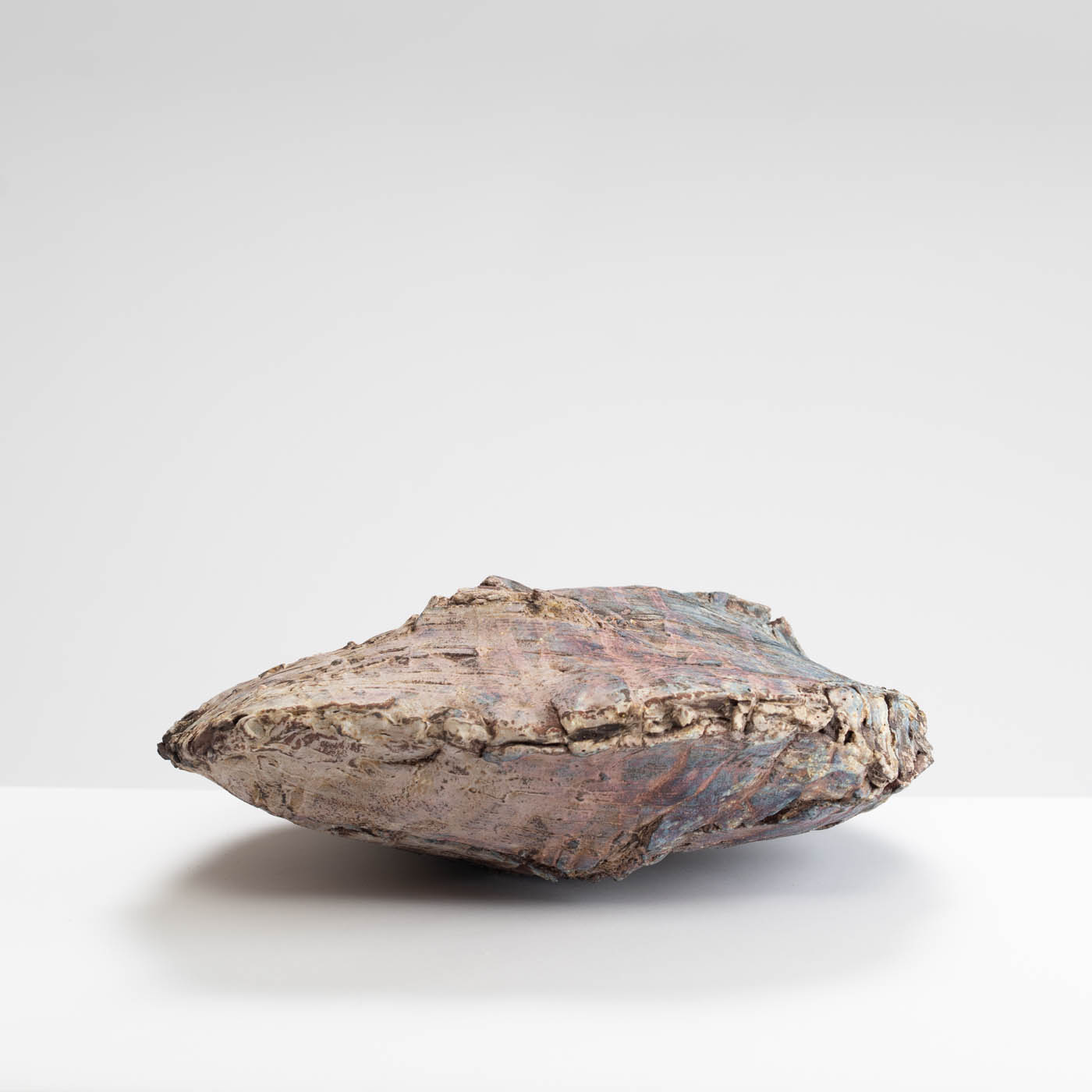 LB556Y133 Enclosed Rock Form