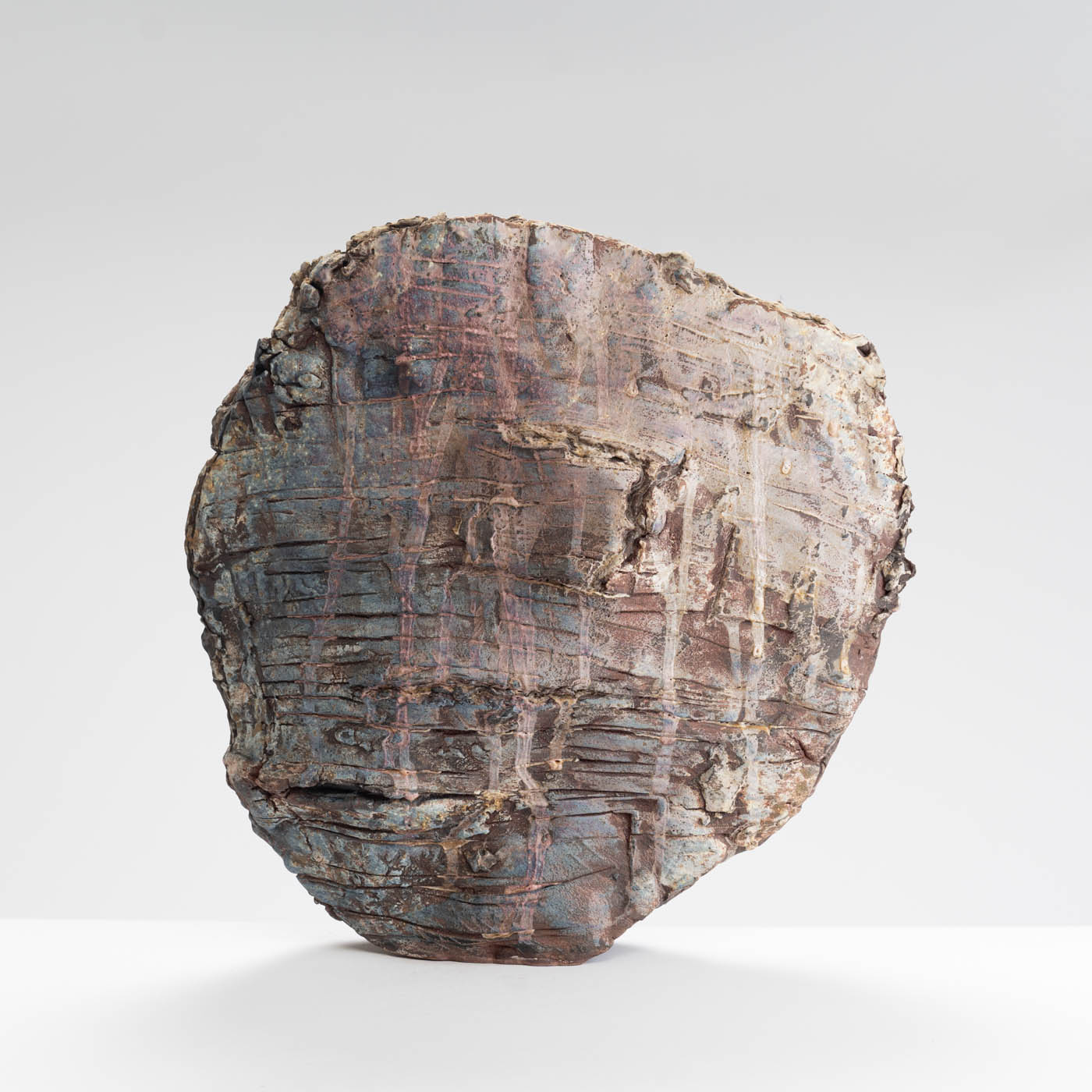 LB556Y133 Enclosed Rock Form