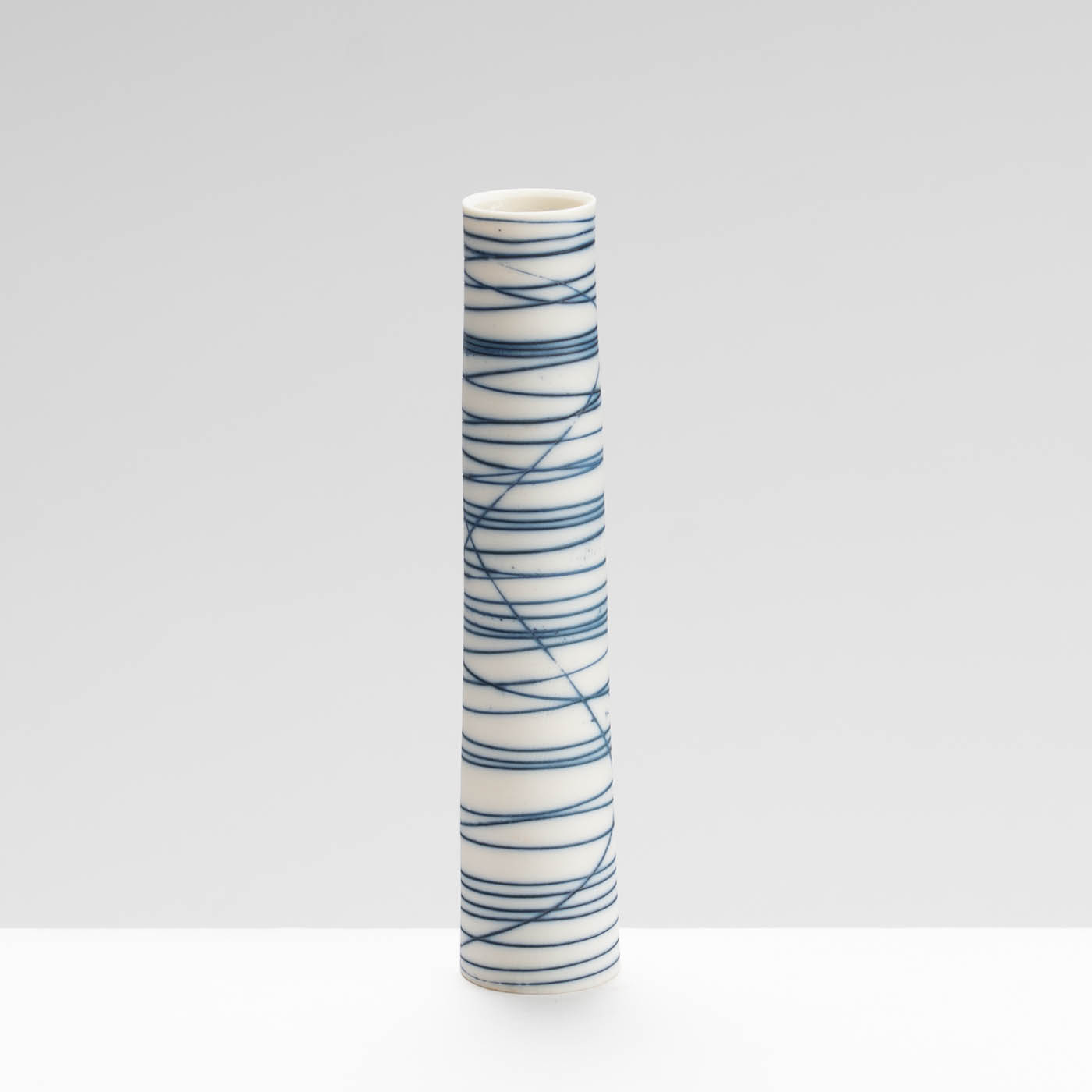 AT488Y542 Single Stem Vase Blue Lines