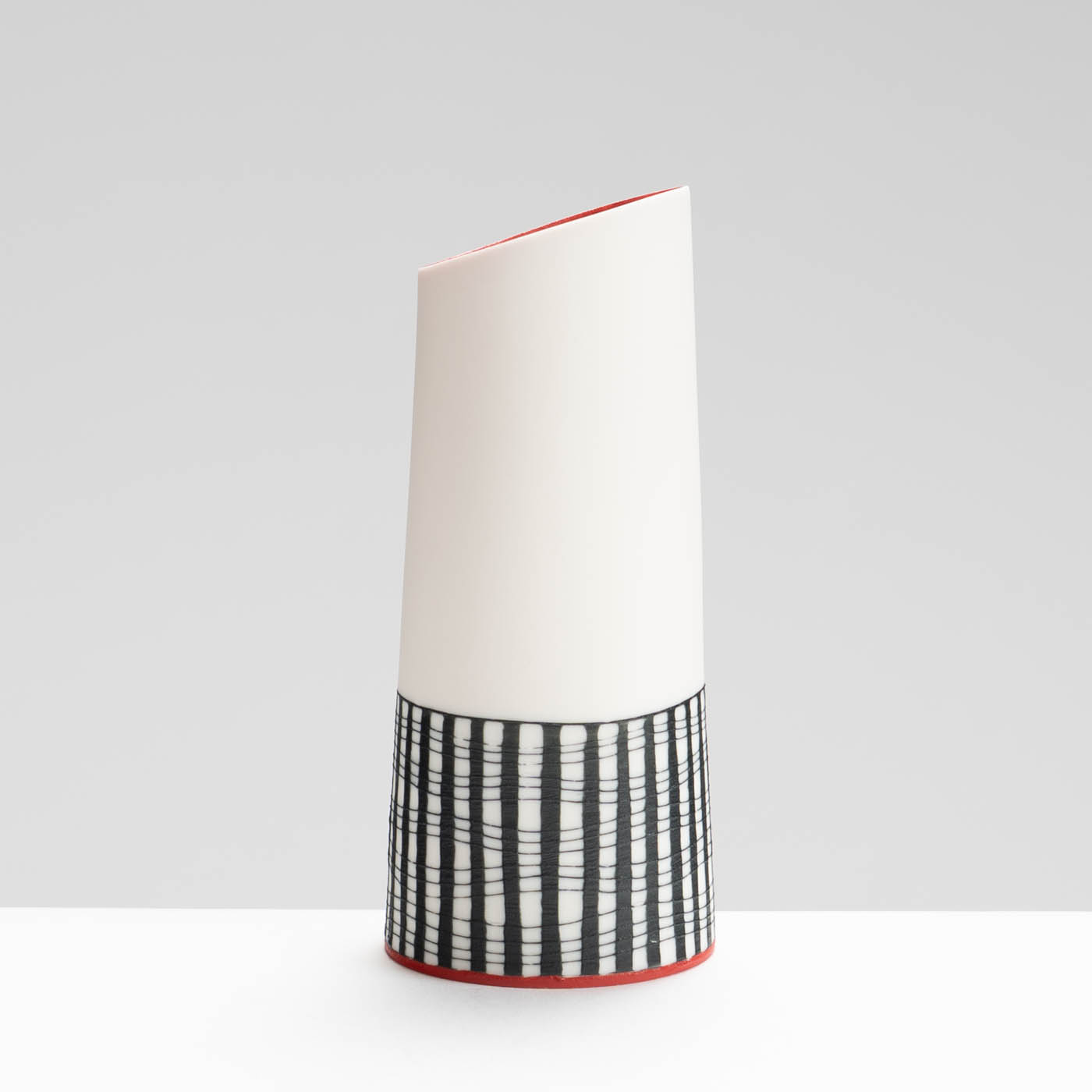 LS345Y730 Small Vase