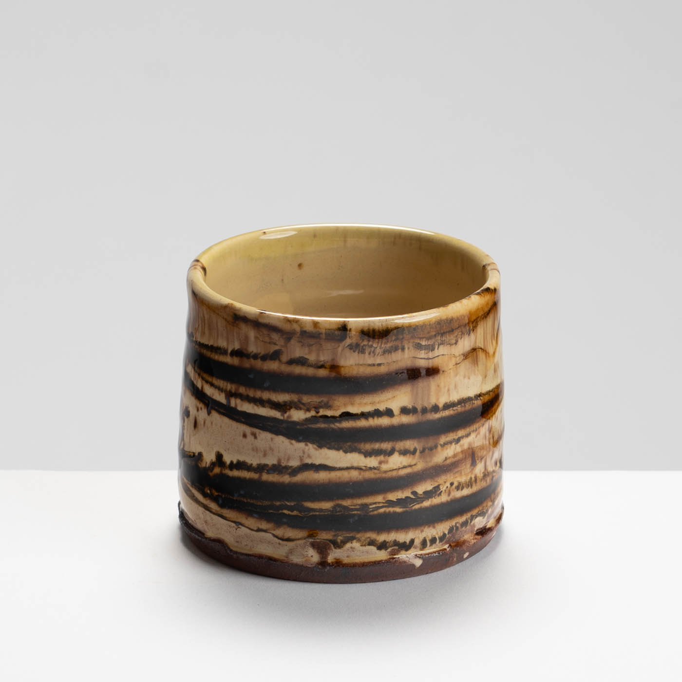 RK561Y047 Medium Mug