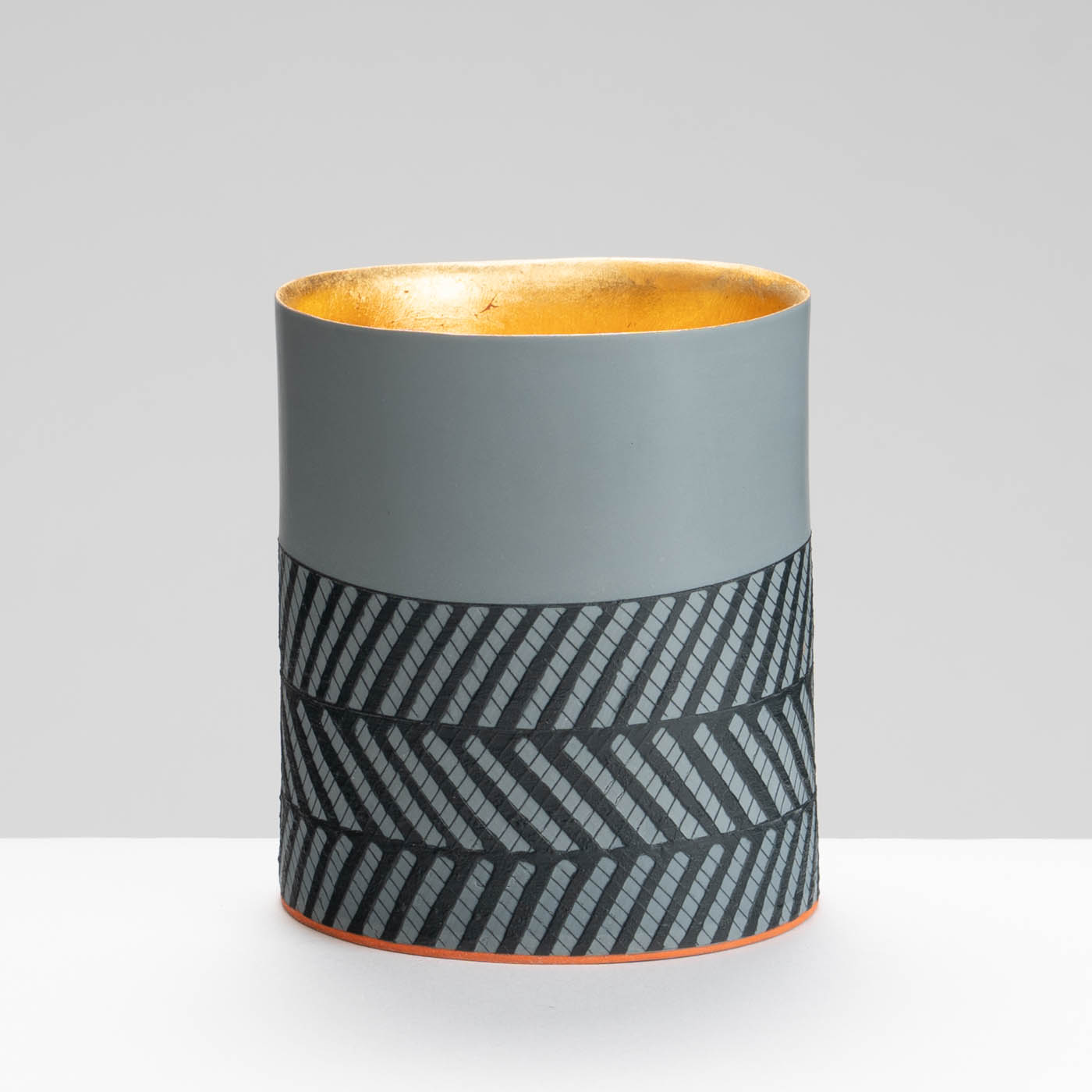 LS345Y786 Charcoal Cylinder Vessel with 23ct Gold Interior
