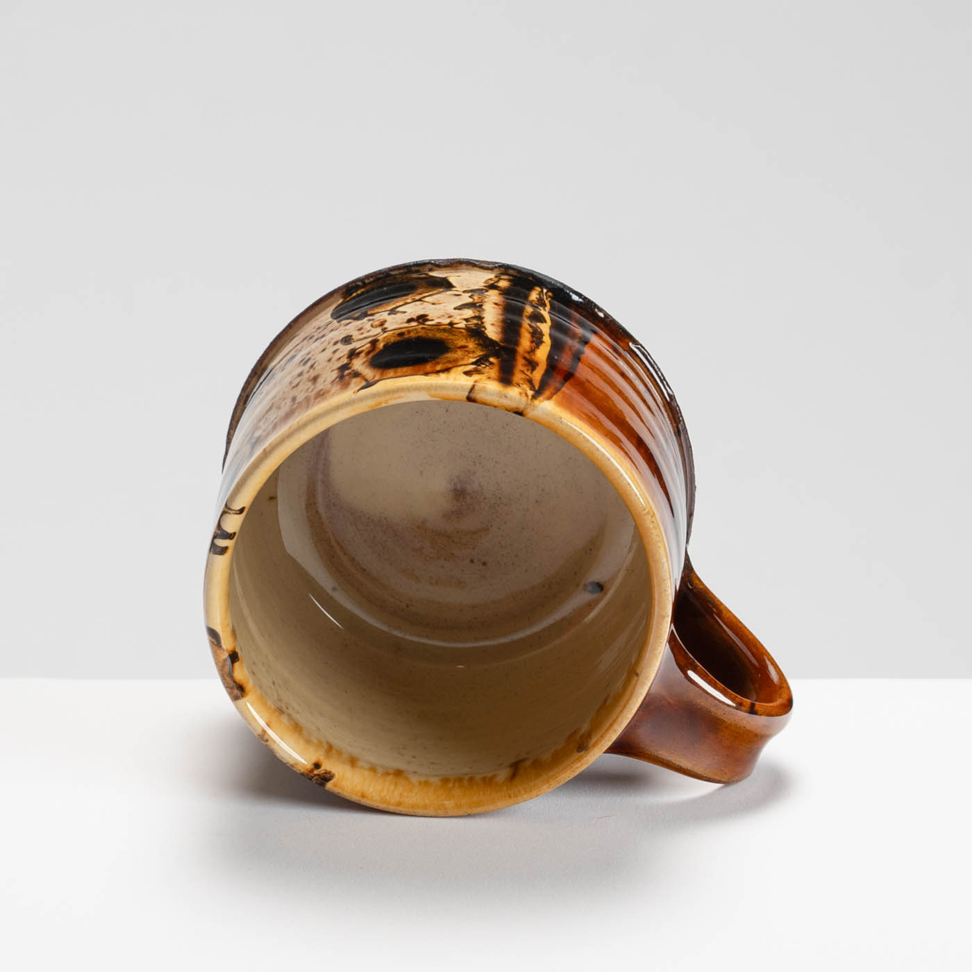 RK561Y046 Medium Mug
