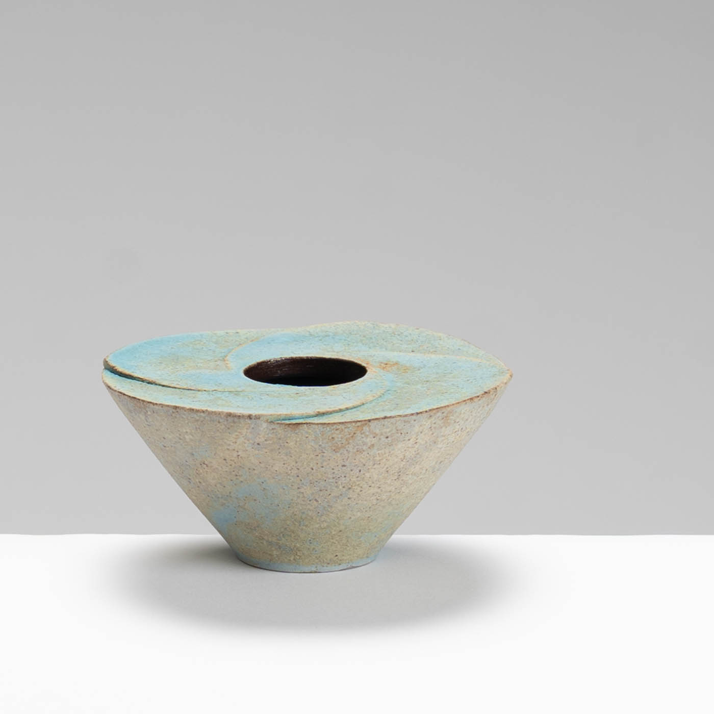 EM183Y962 Escher Vase