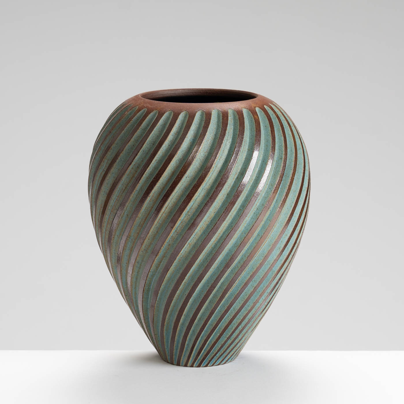 EM183Y959 Carved Ball