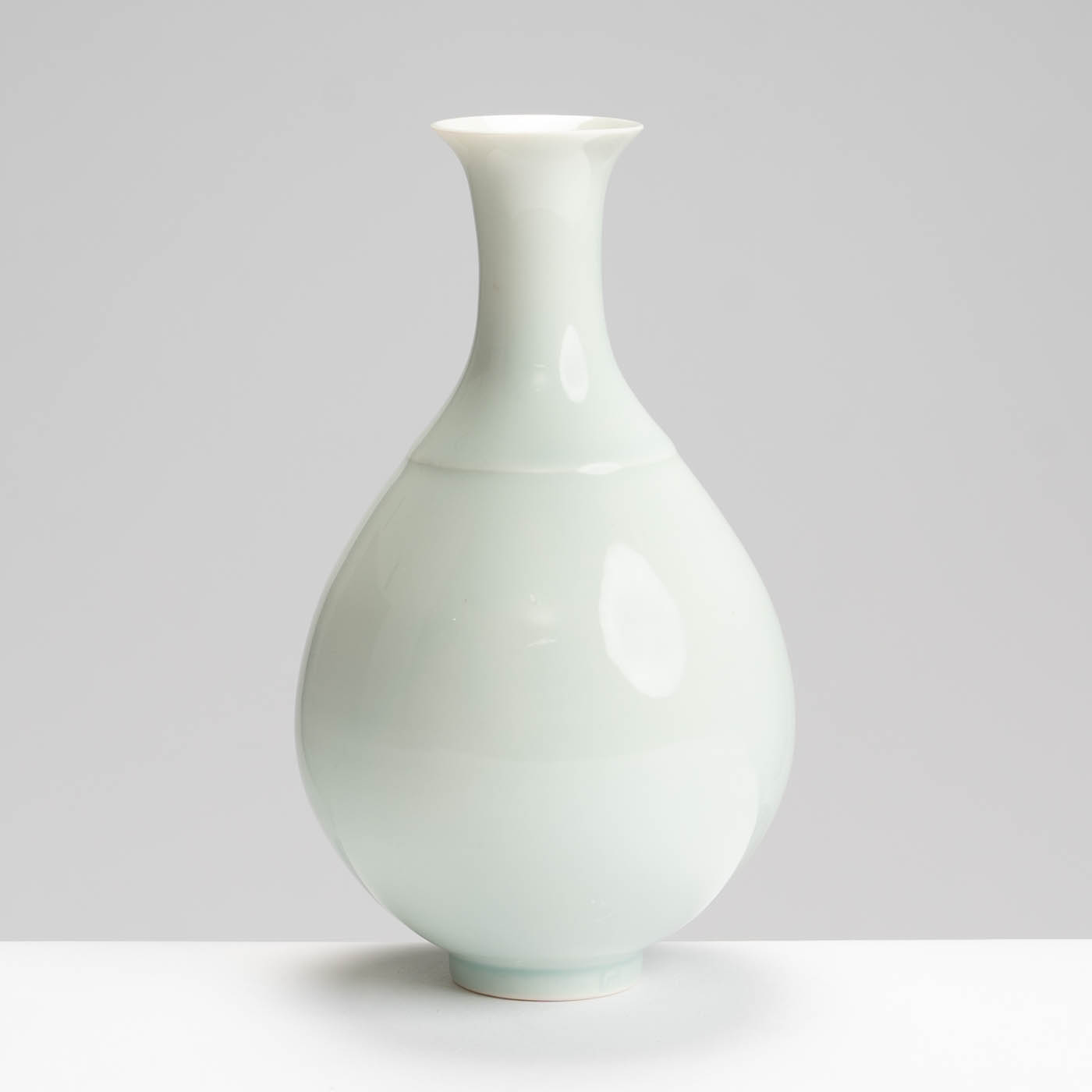 RH578Y115 Round Vase Pale Celadon
